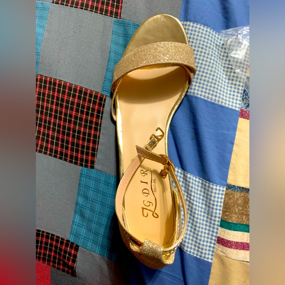 WOMENS SANDALS